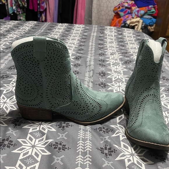 Very G Stylish Green Ankle Booties - Picture 1 of 5